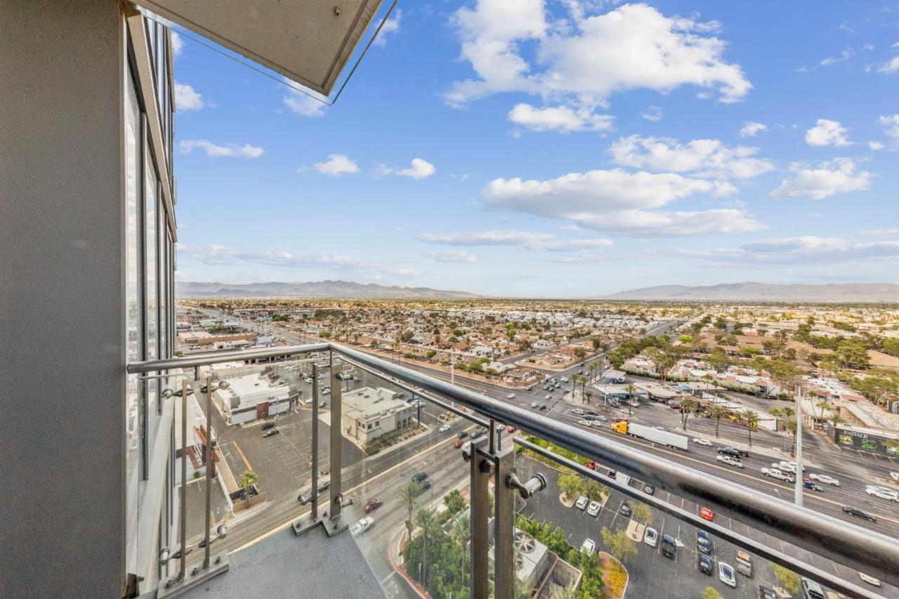 Huge Modern Luxury 17 Floor Panoramic Corner Suite With Open Balcony Las Vegas Exterior foto